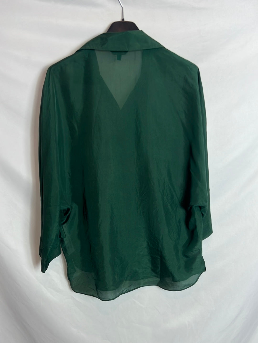 MASSIMO DUTTI. Blusa seda verde oversized. T XS