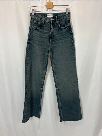 ZARA. Denim pata ancha efecto desgastado. T 34