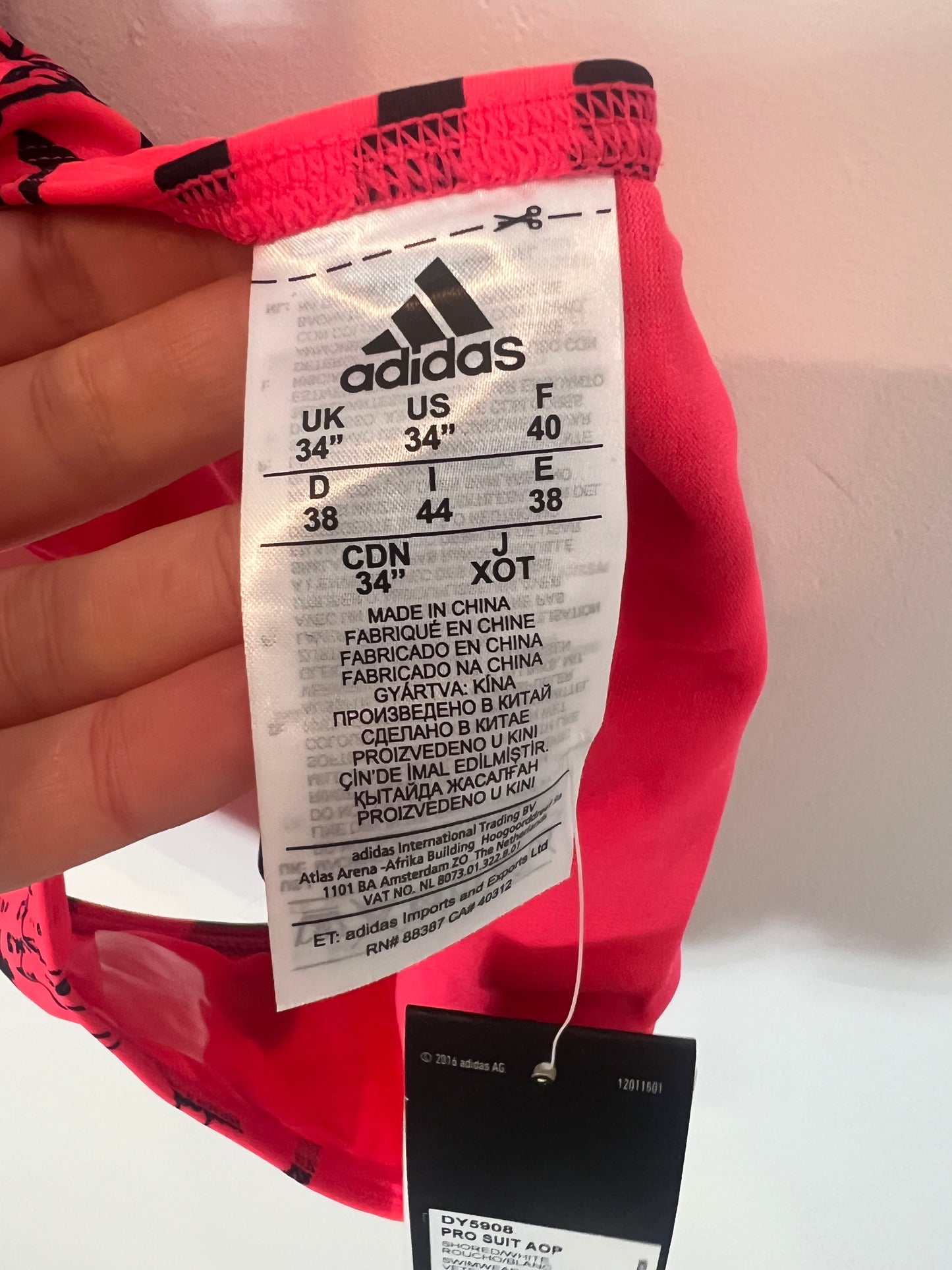 ADIDAS. Bañador deportivo estampado. T 38