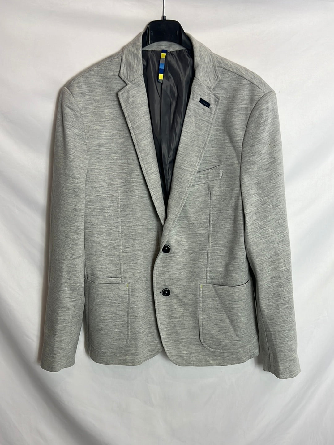 RESERVED. Blazer gris jaspeada detalles flúor . T S