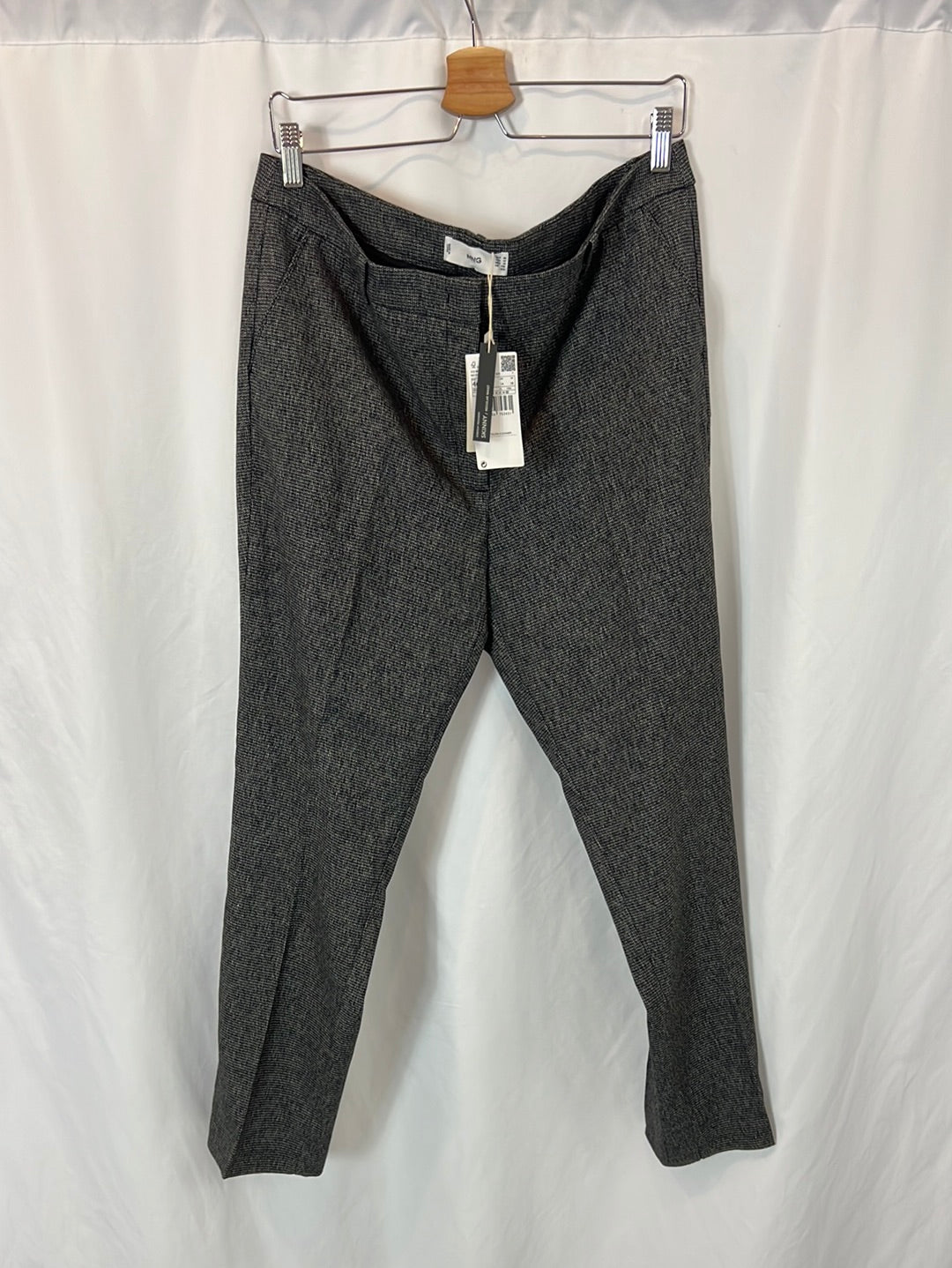 MANGO. pantalón gris jaspeado. T 46