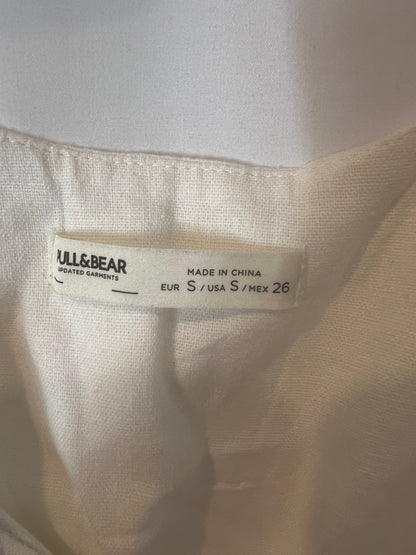 PULL&BEAR. Chaleco blanco detalle espalda. T S