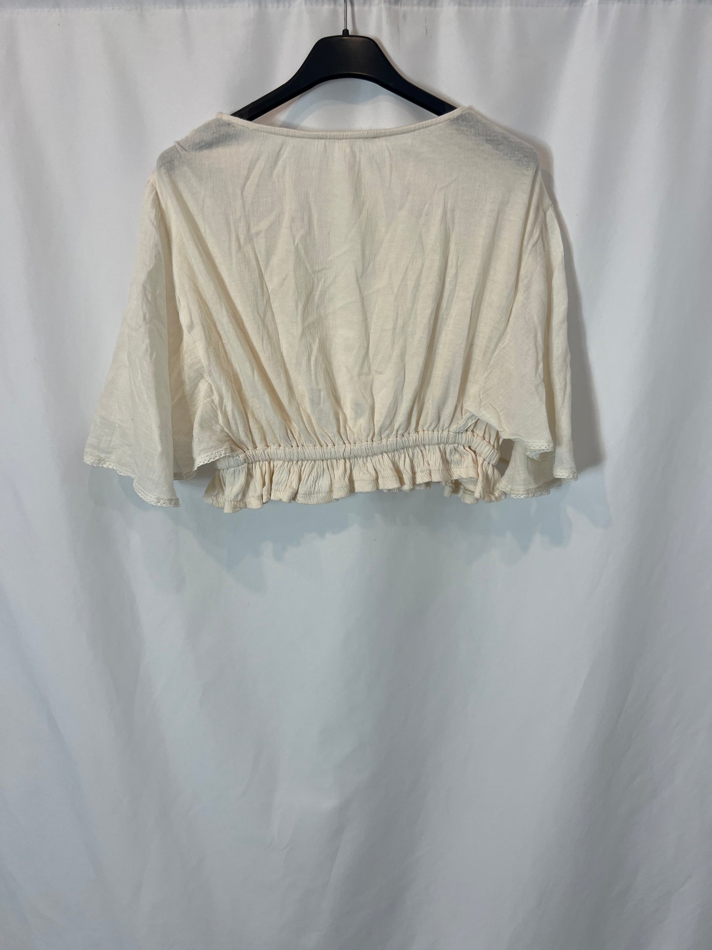 MANGO. Top beige crop volante T S