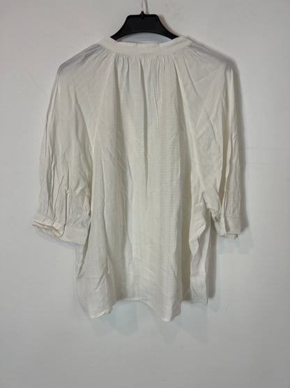 H&M. Blusa blanca botones. T S