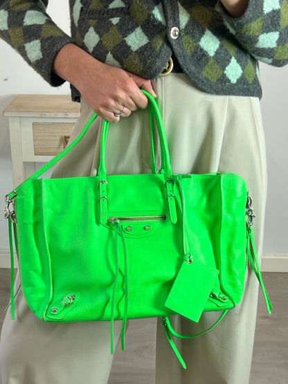 BALENCIAGA. Bolso piel verde