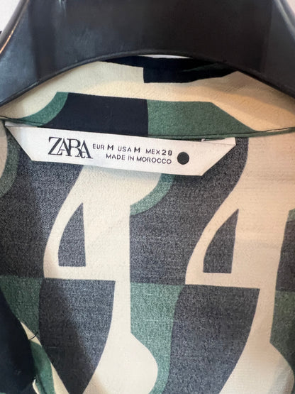 ZARA. Blusa fluida estampada T.m