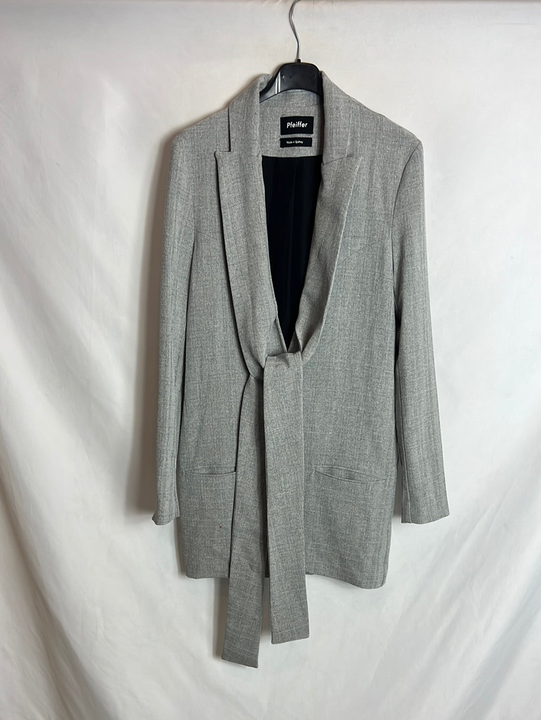 PFEIFFER. Chaqueta larga gris jaspeada detalle solapa. T XS