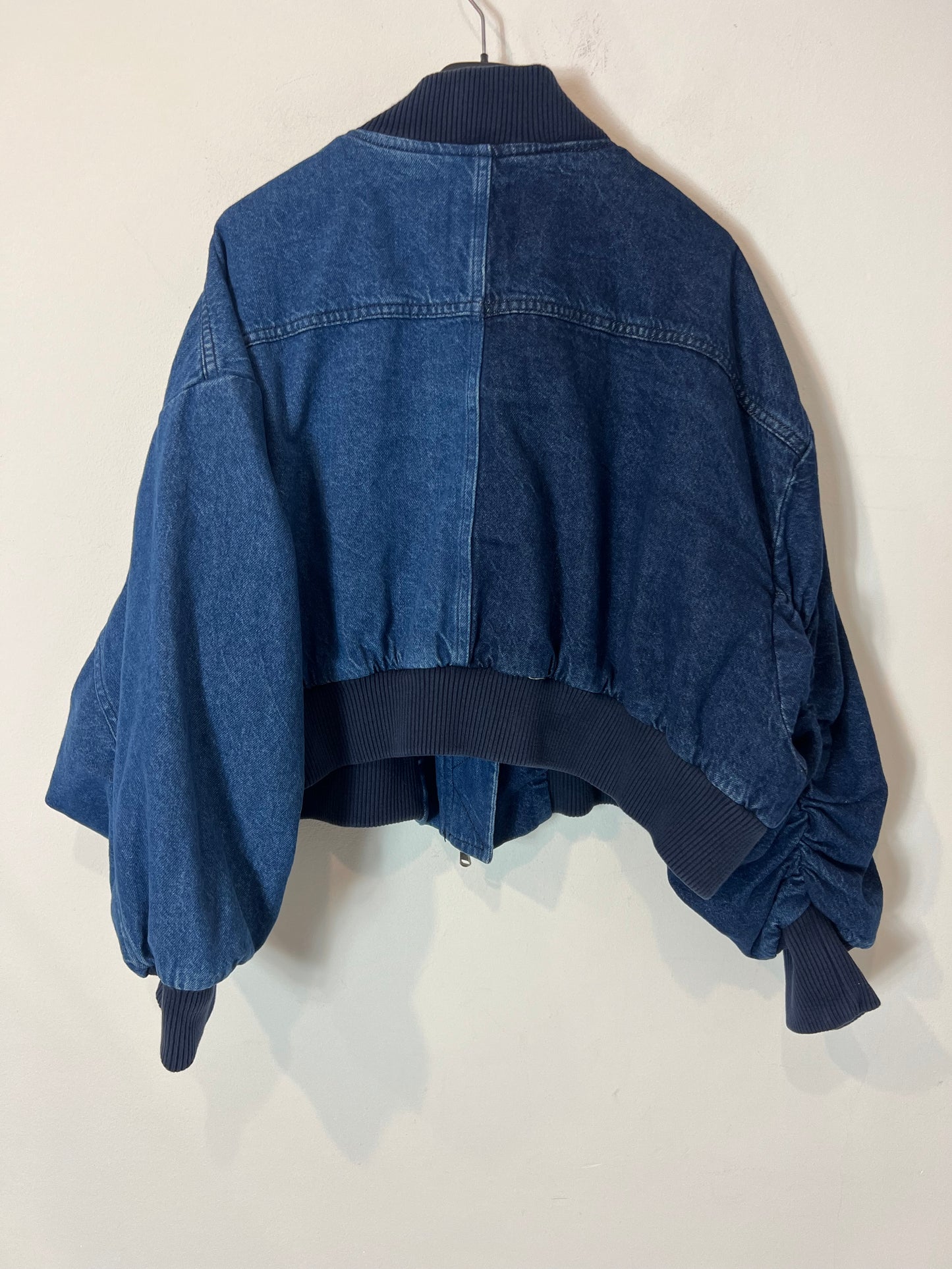 ZARA. Cazadora denim detalle manga. T M