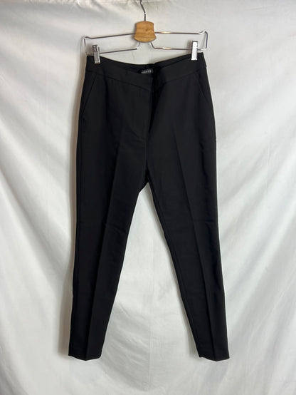 ZARA. Pantalón negro de vestir. T 42