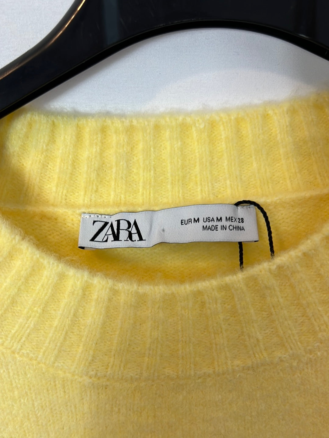 ZARA. Jersey amarillo claro. T m