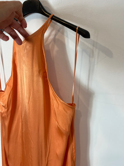 ZARA. Vestido largo satinado naranja. T M