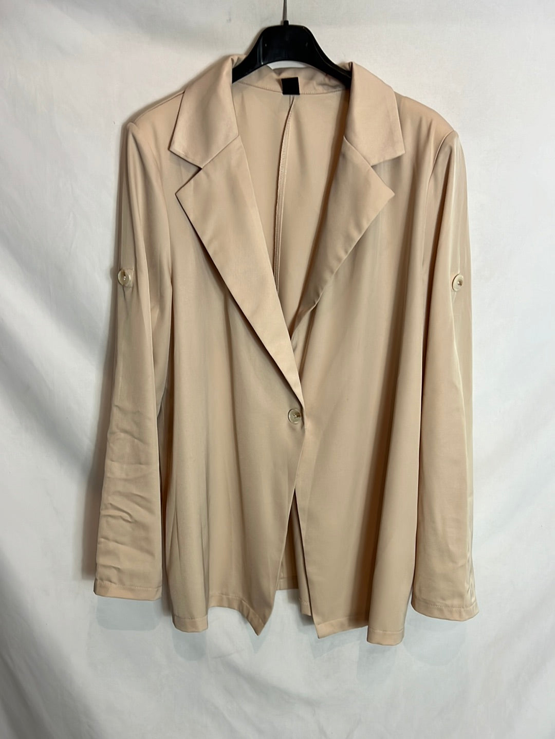 SHEIN. Blazer beige fluida. T L