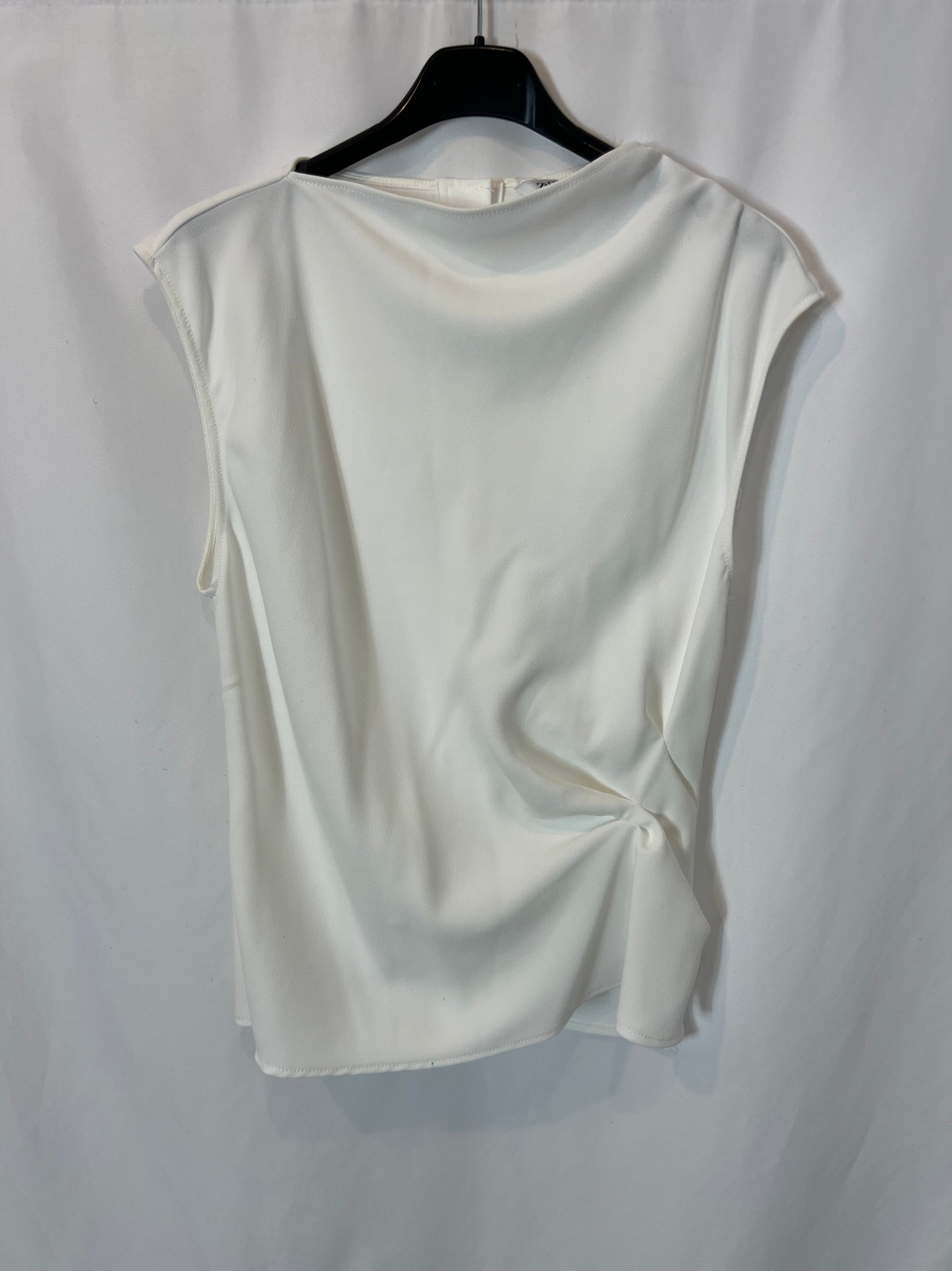 ZARA.  Top blanco abotonado espalda T.s