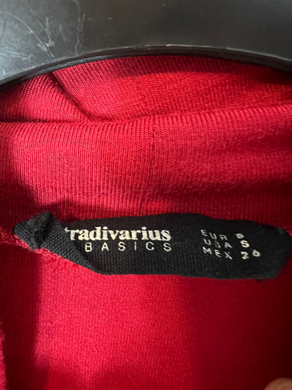 STRADIAVARIUS. Top rojo cuello alto  T.s