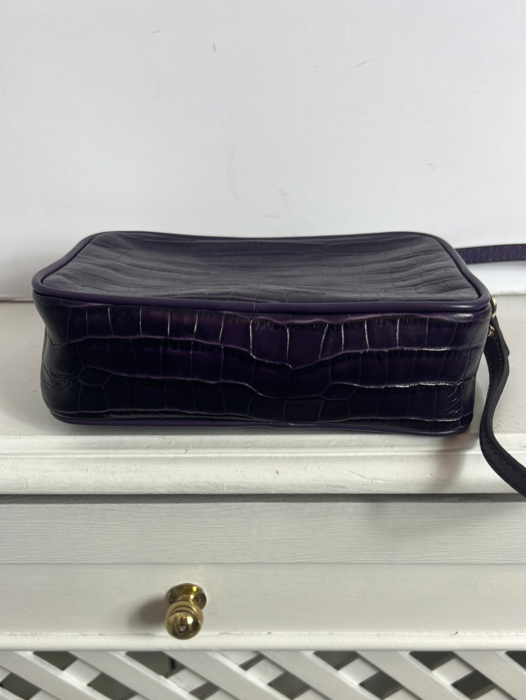 MASSIMO DUTTI. Bolso mini piel morado