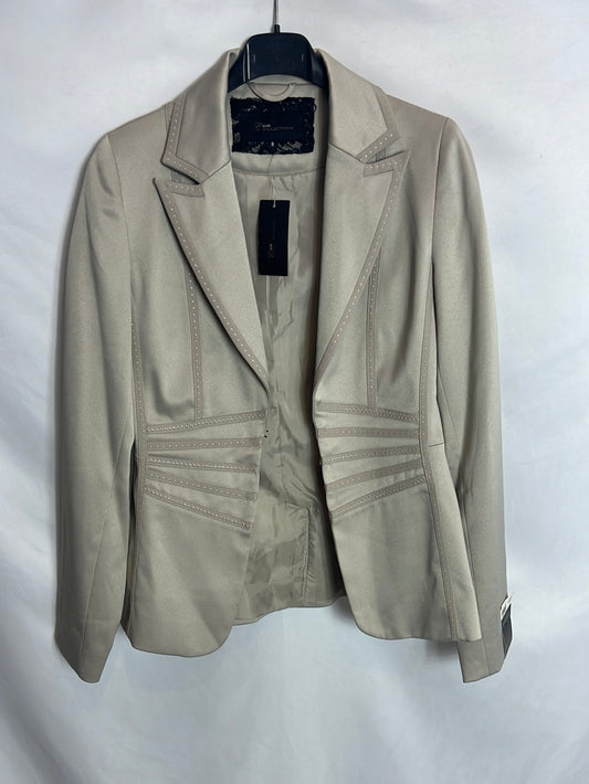 EVIE. Blazer color champán corchetes. T XS