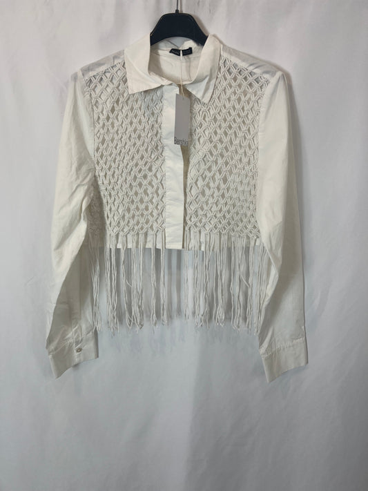 BERSHKA. Camisa crop blanca detalles. T S