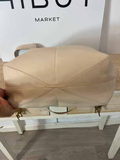 ZARA. Bolso shopper efecto piel beige