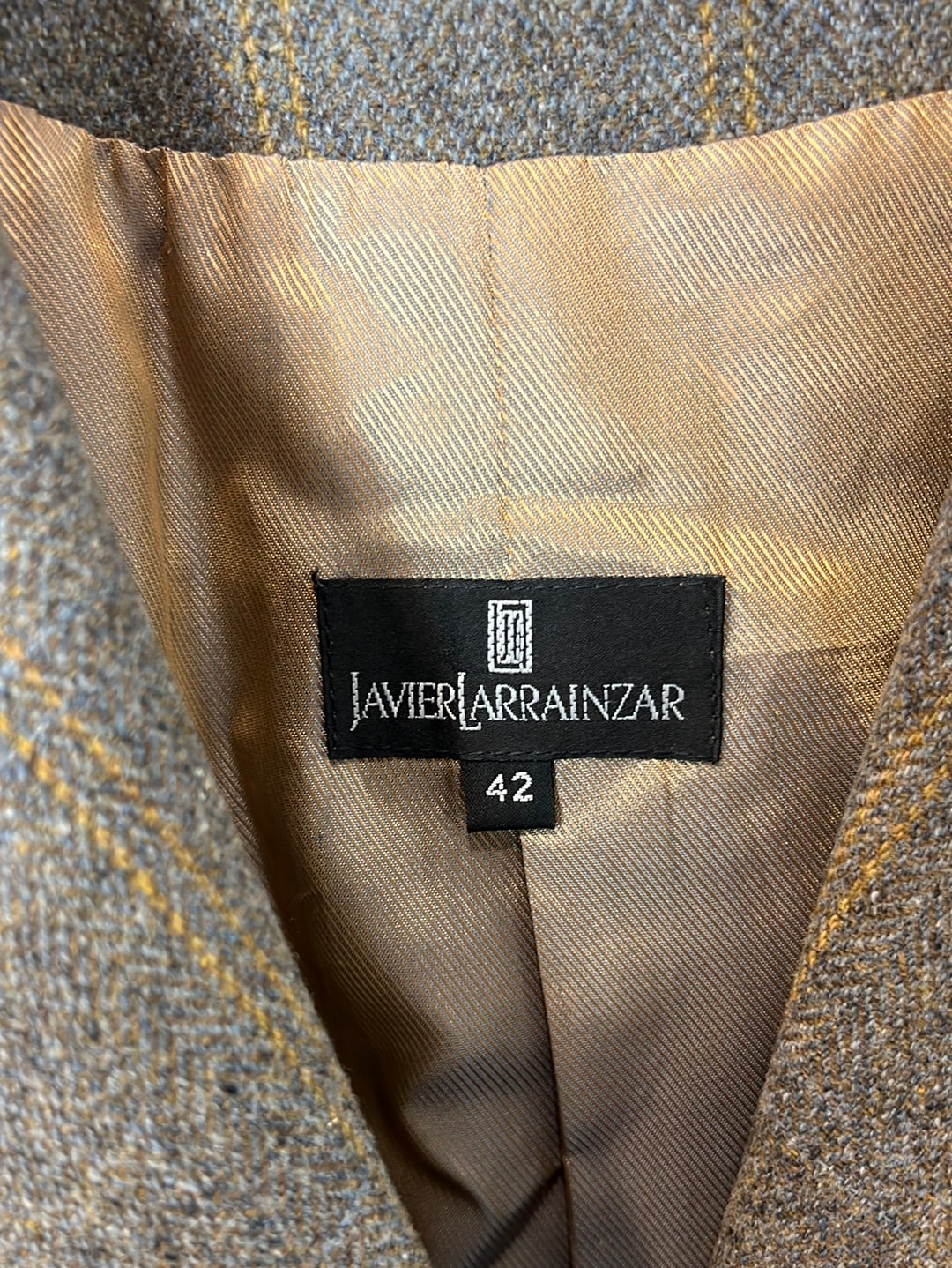 JAVIER LARRAINZAR. Blazer lana gris jaspeada. T 42