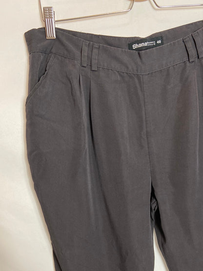 SHANA. Pantalón fluido gris T.40