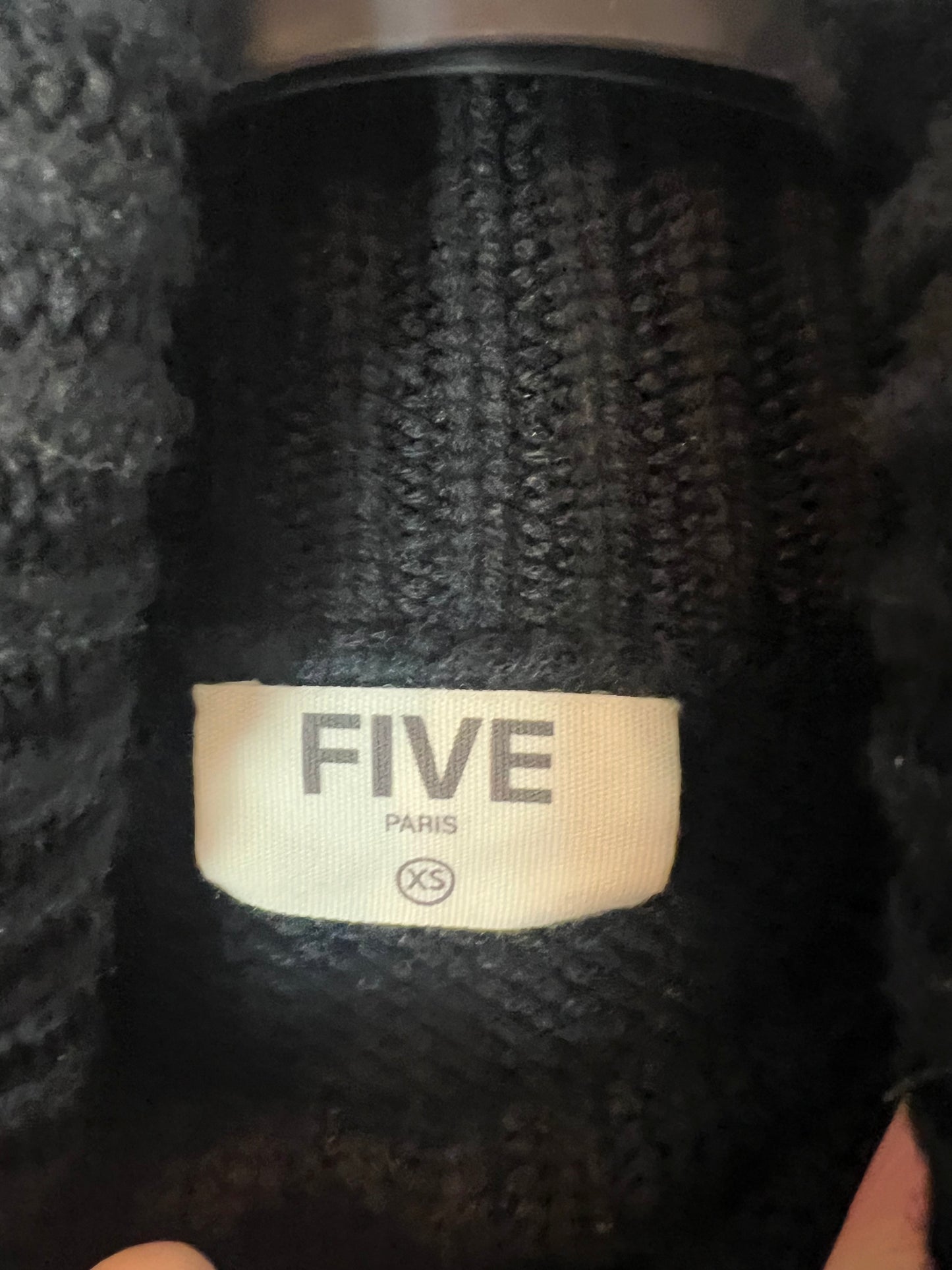 FIVE. Jersey negro lana letras. T XS