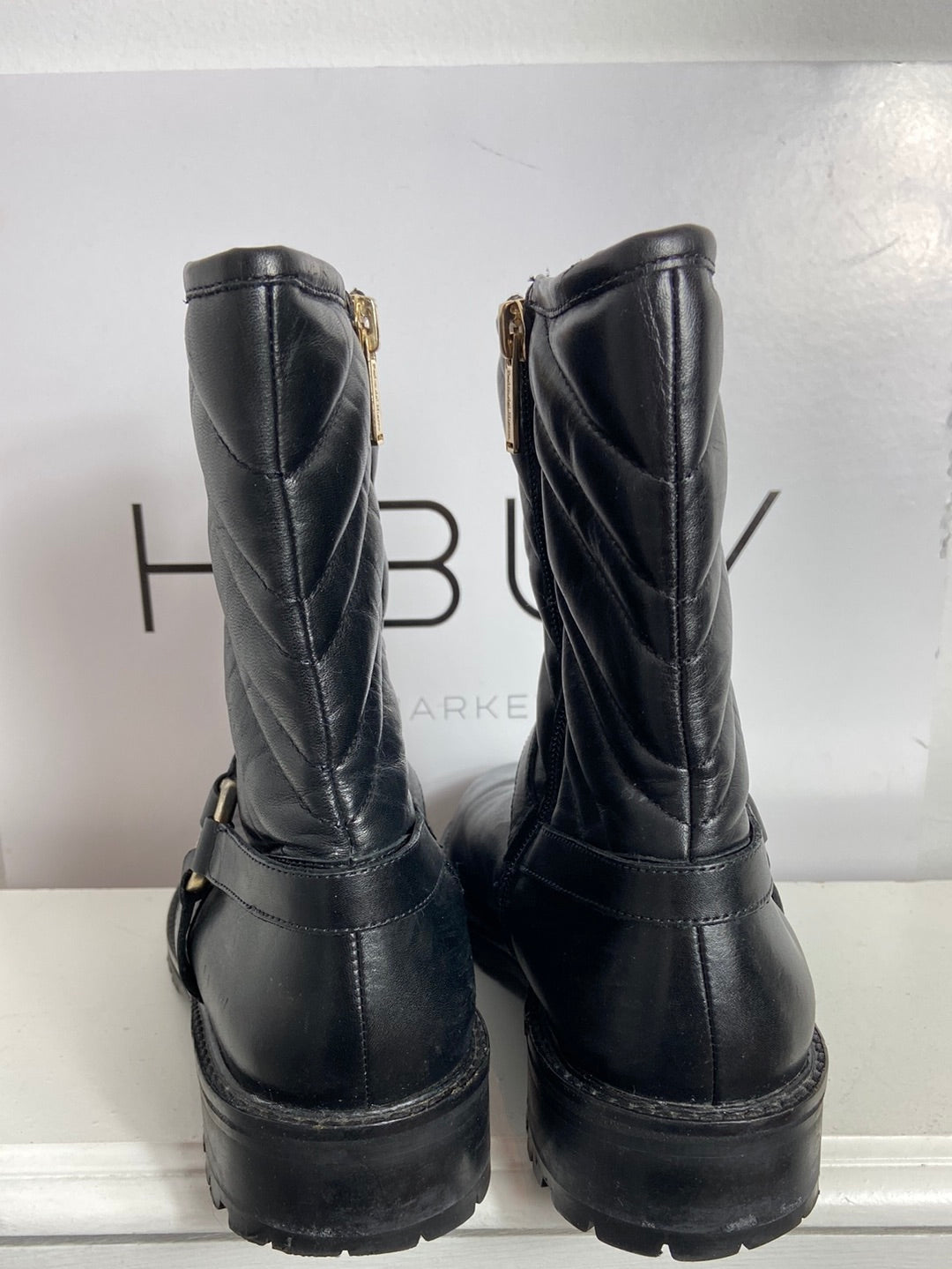 PEDRO DEL HIERRO. Botas negras de piel  T.41