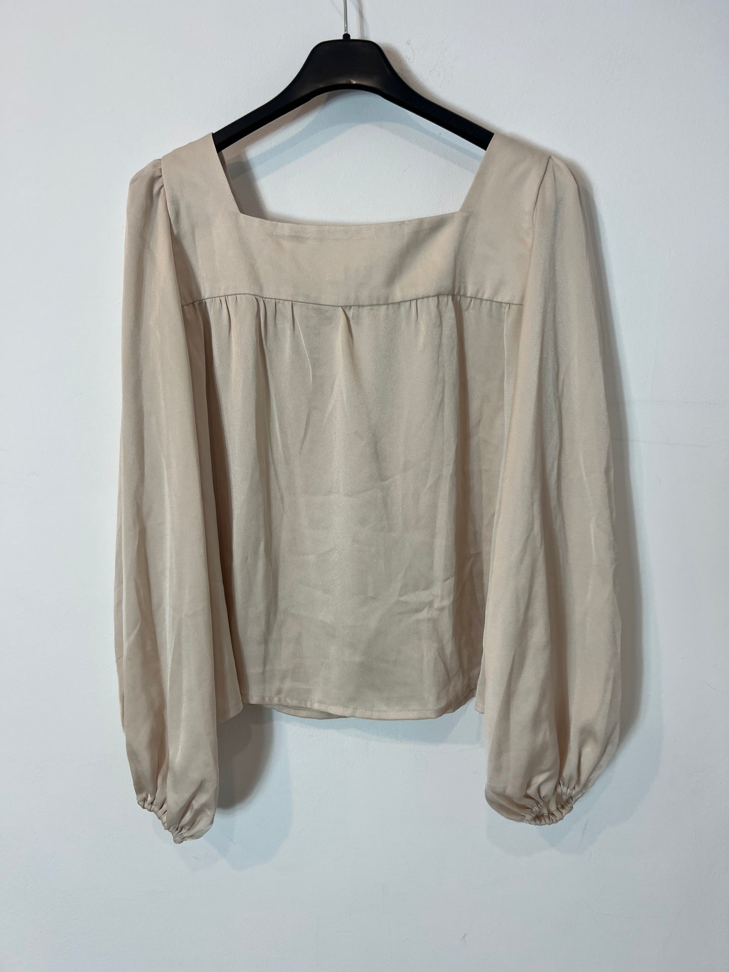 TRIANA BY C. Blusa beige satinada T.s