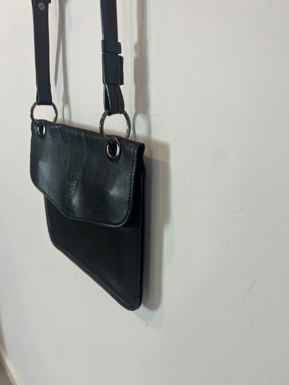 MART BAG. Bolso plano piel negro