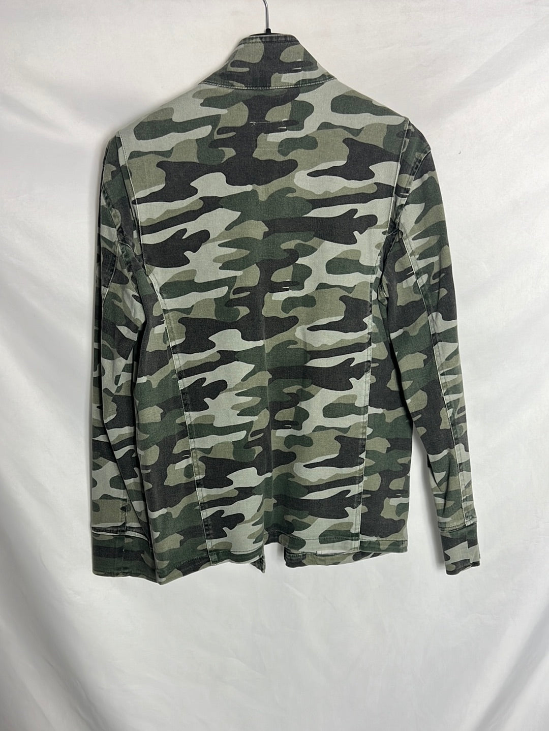 ANINE BING. Chaqueta camuflaje bolsillos. T M