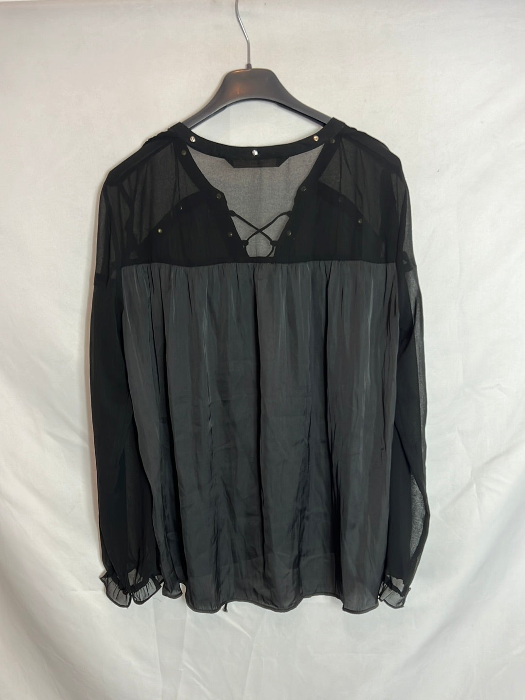 ZARA. Blusa negra doble textura. T M