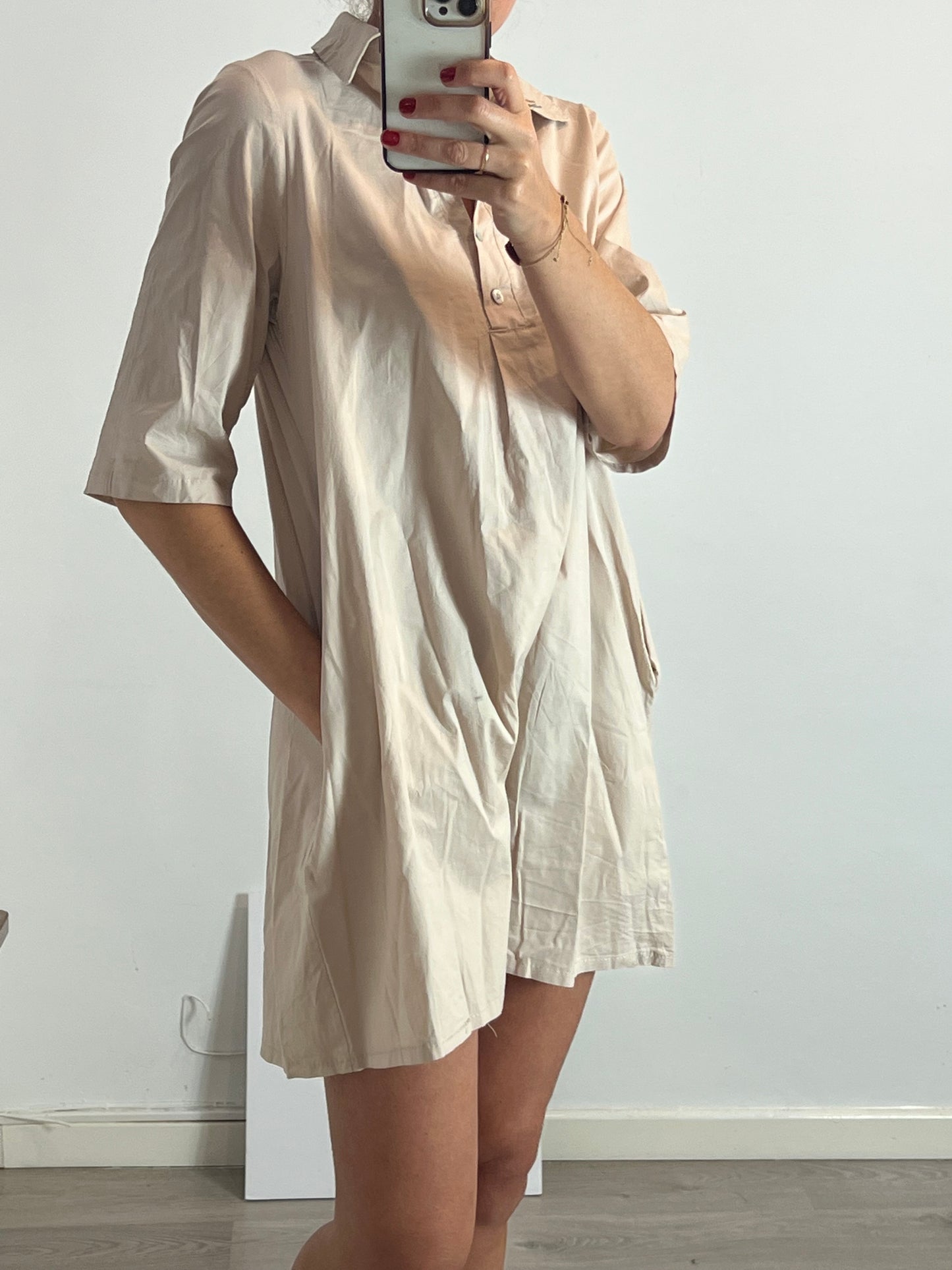 OTRAS. Vestido corto beige. T M