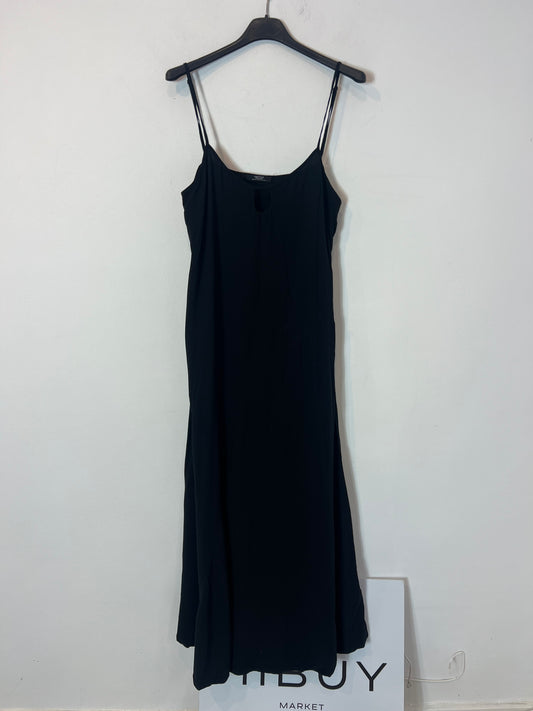 PARFOIS. Vestido largo negro tirantes. T M/L