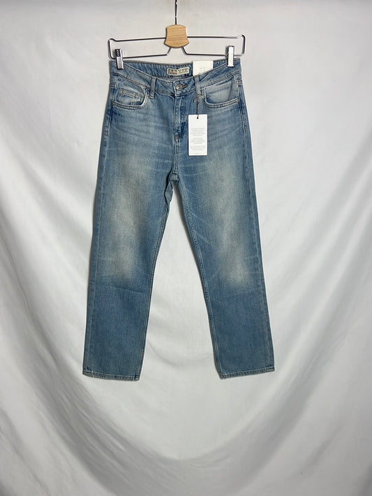 ZARA. Denim rectos lavado claro. T 34