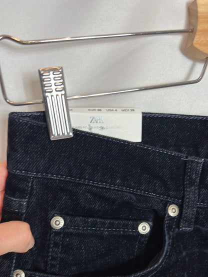 ZARA. Denim azul efecto terciopelo. 36