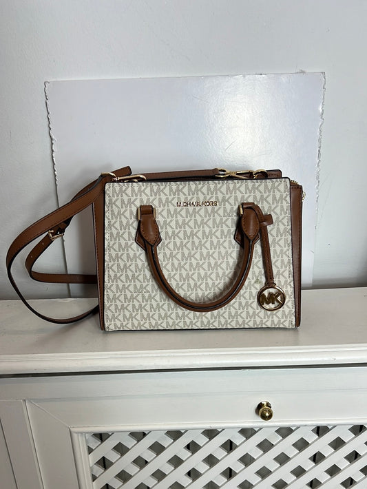 MICHAEL KORS. Bolso iniciales doble asa