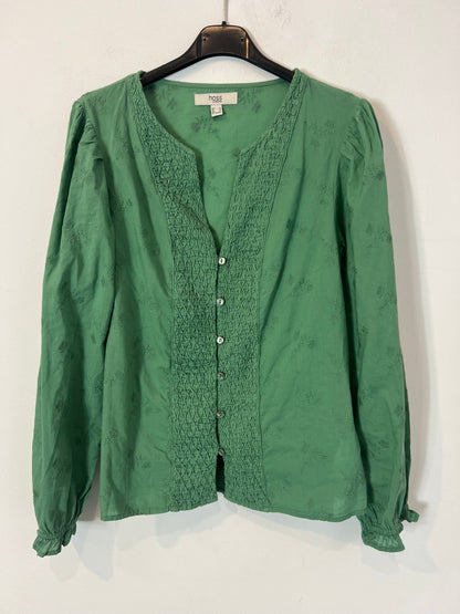 INTROPIA. Blusa verde bordada. T M