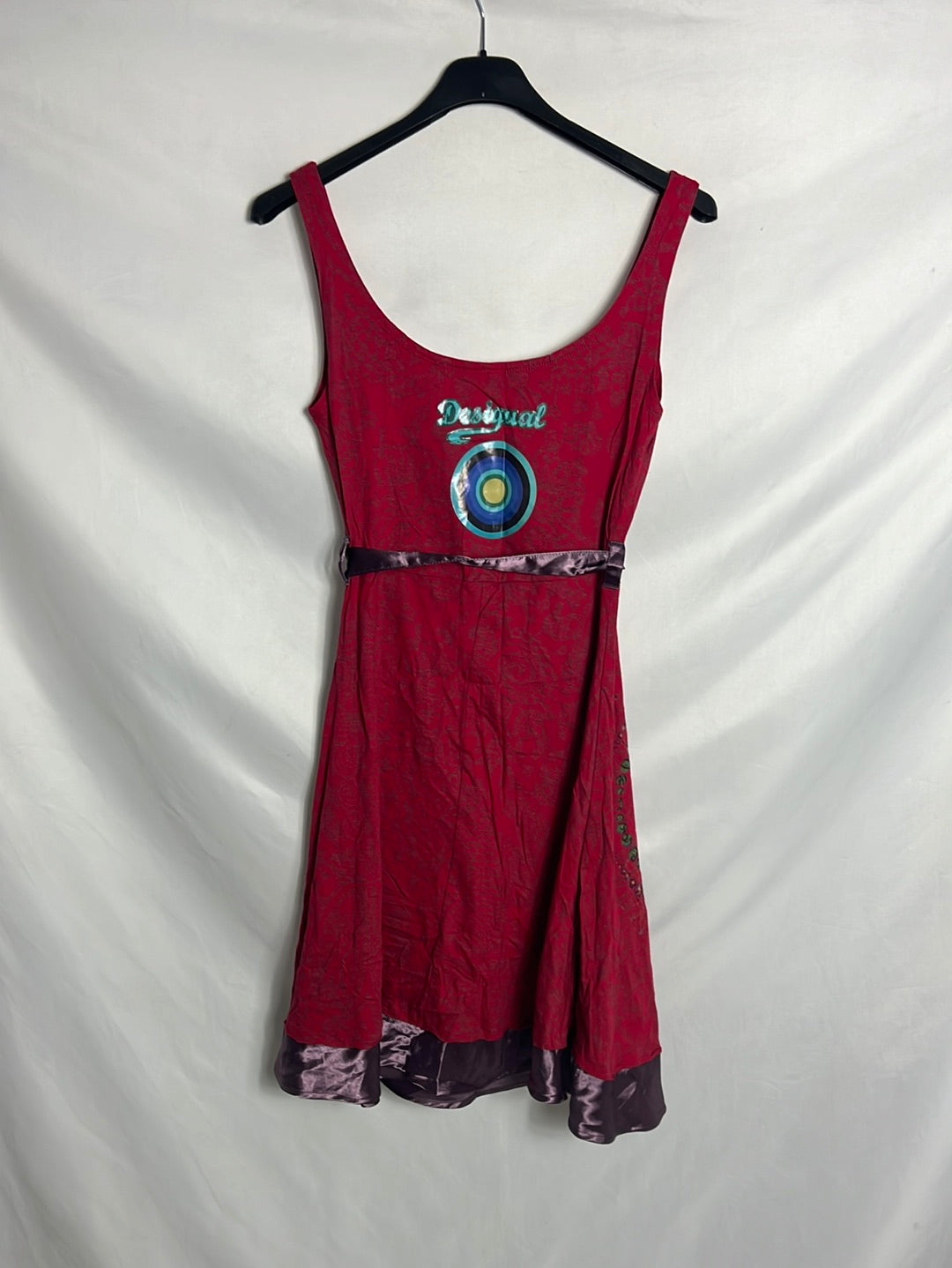 DESIGUAL. Vestido corto rojo estampado. T M