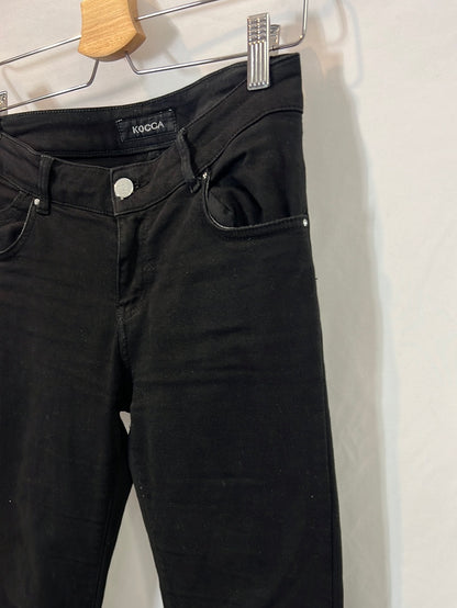 KOCCA. Pantalón  negro campana T.28(38)