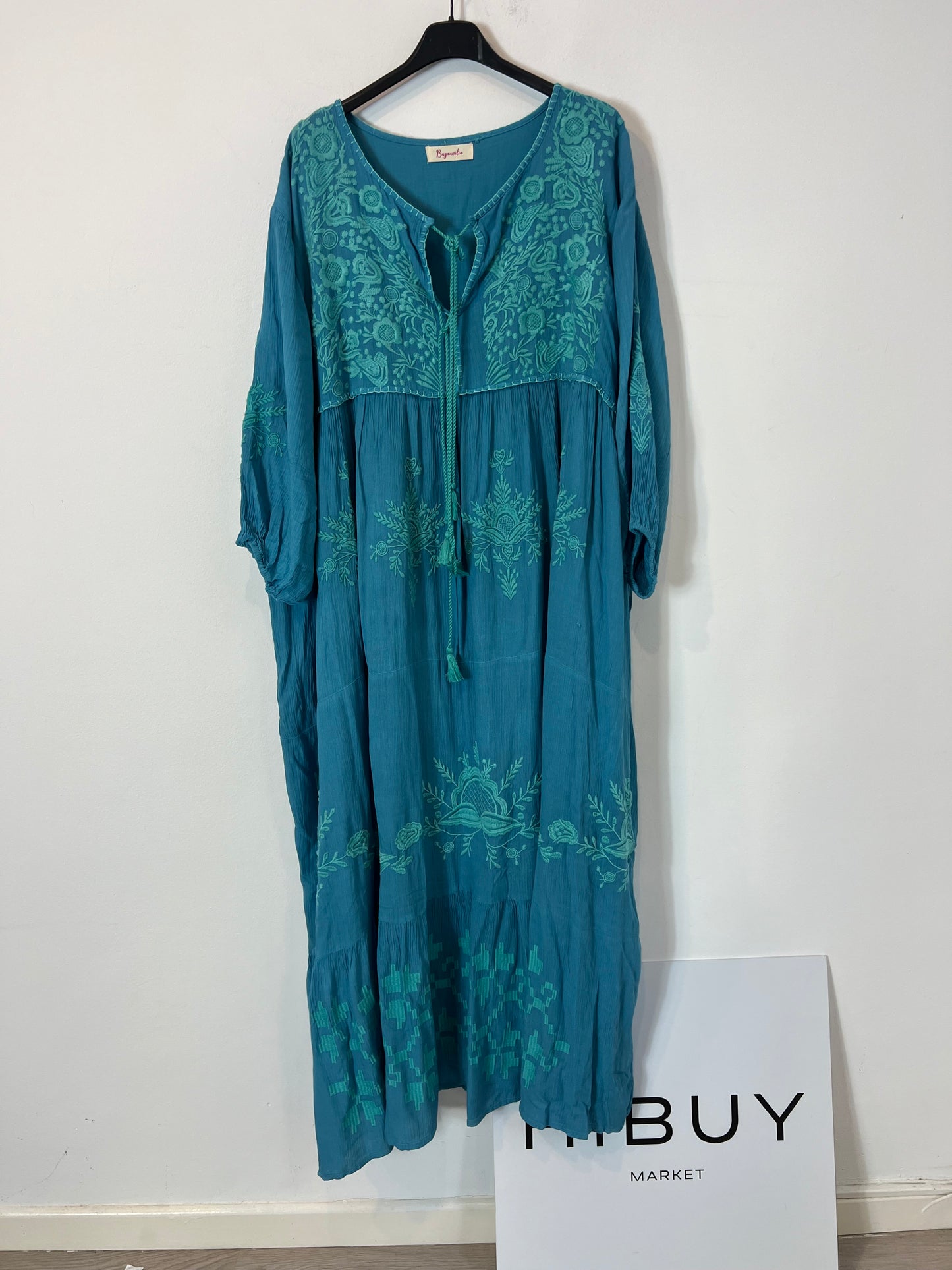 BUGANVILIA. Vestido azul estampado verde bordado T.3xl