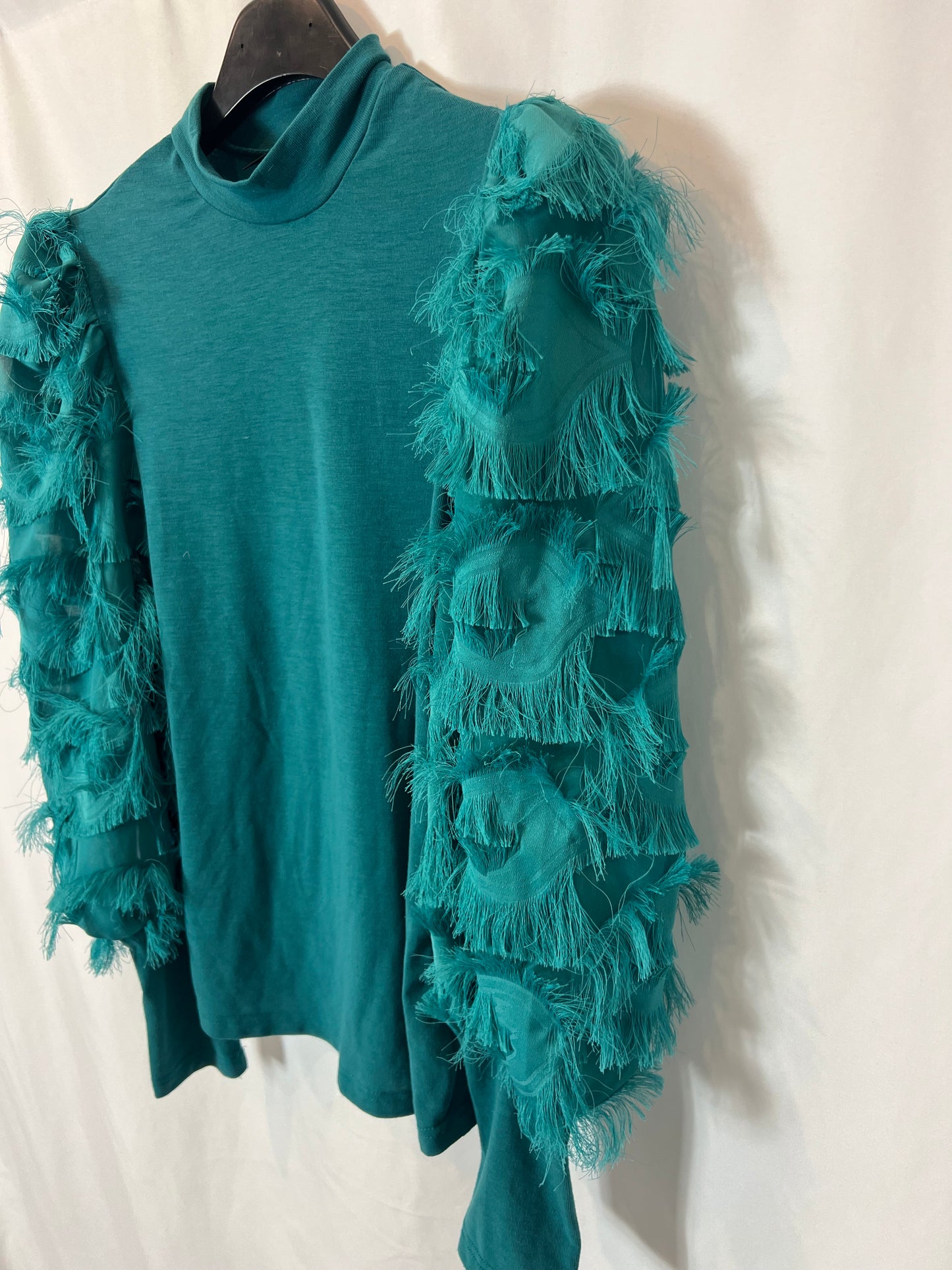 SHEIN. Top verde detalle mangas. T S