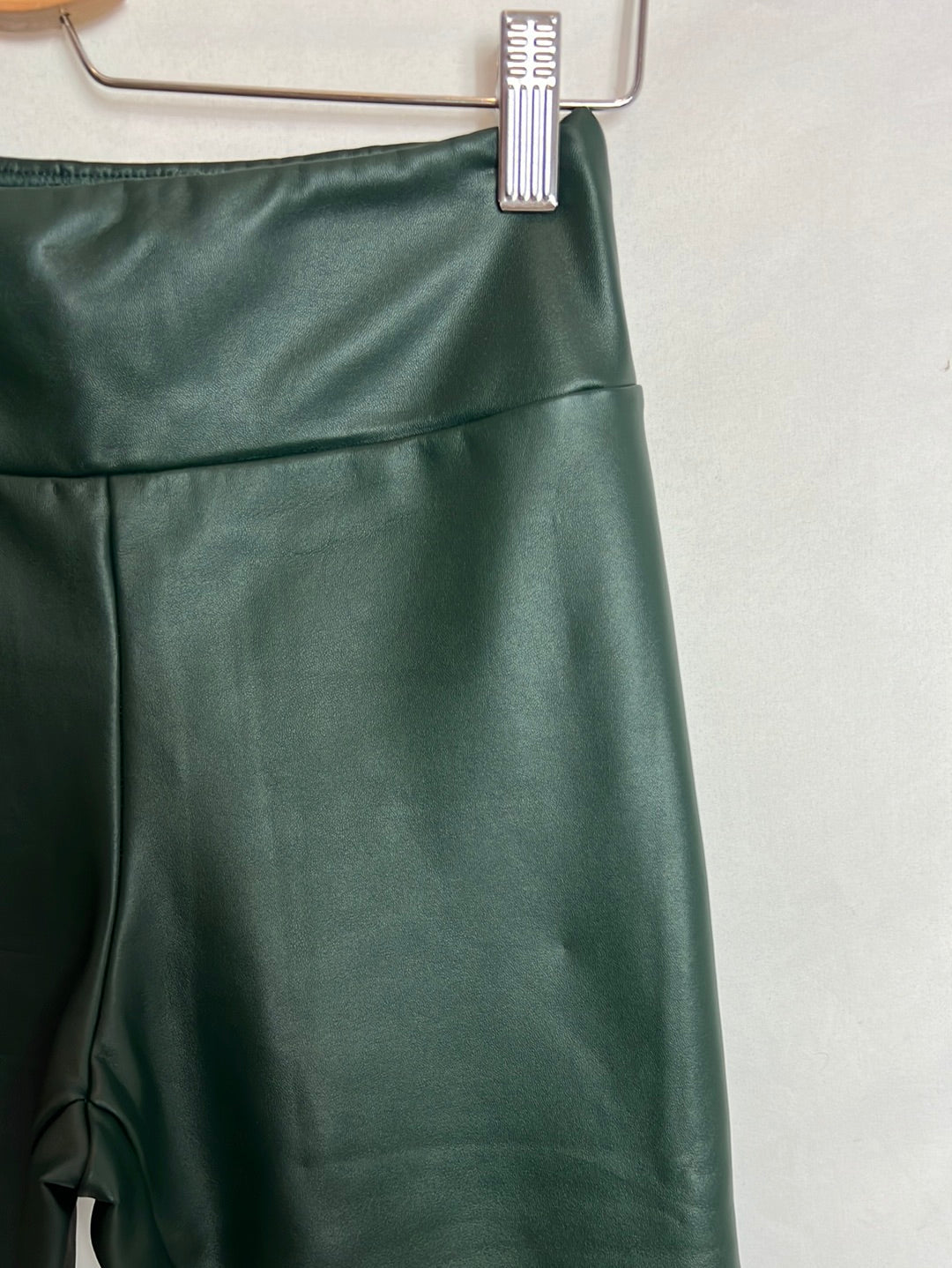 CALZEDONIA. Leggins efecto piel verdes. T S