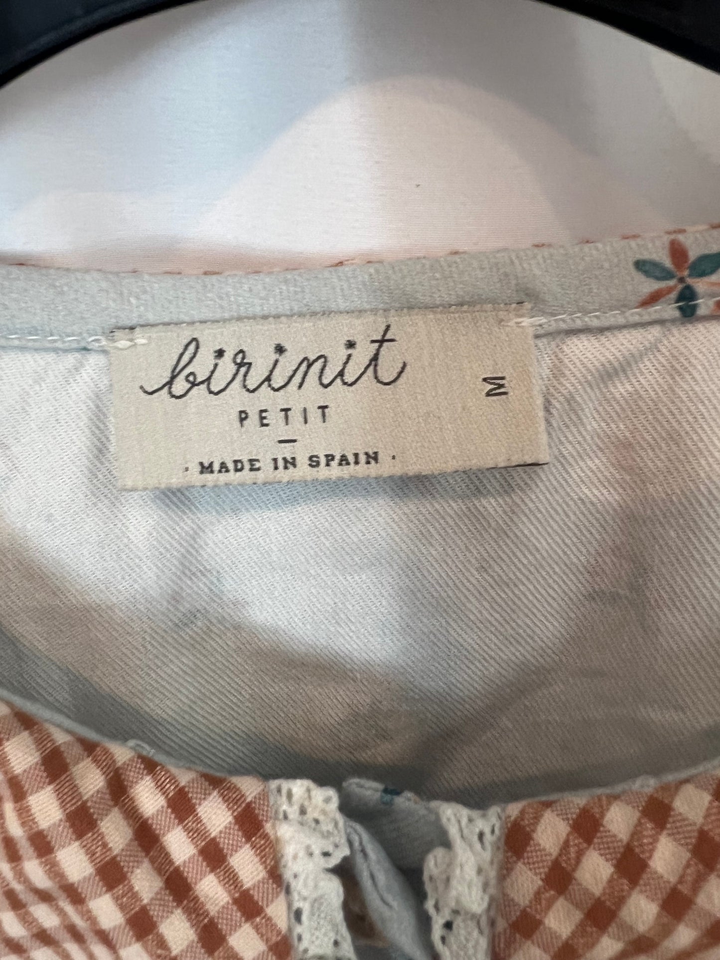 BIRINIT. Blusa azul estampada cuello bebé T.m