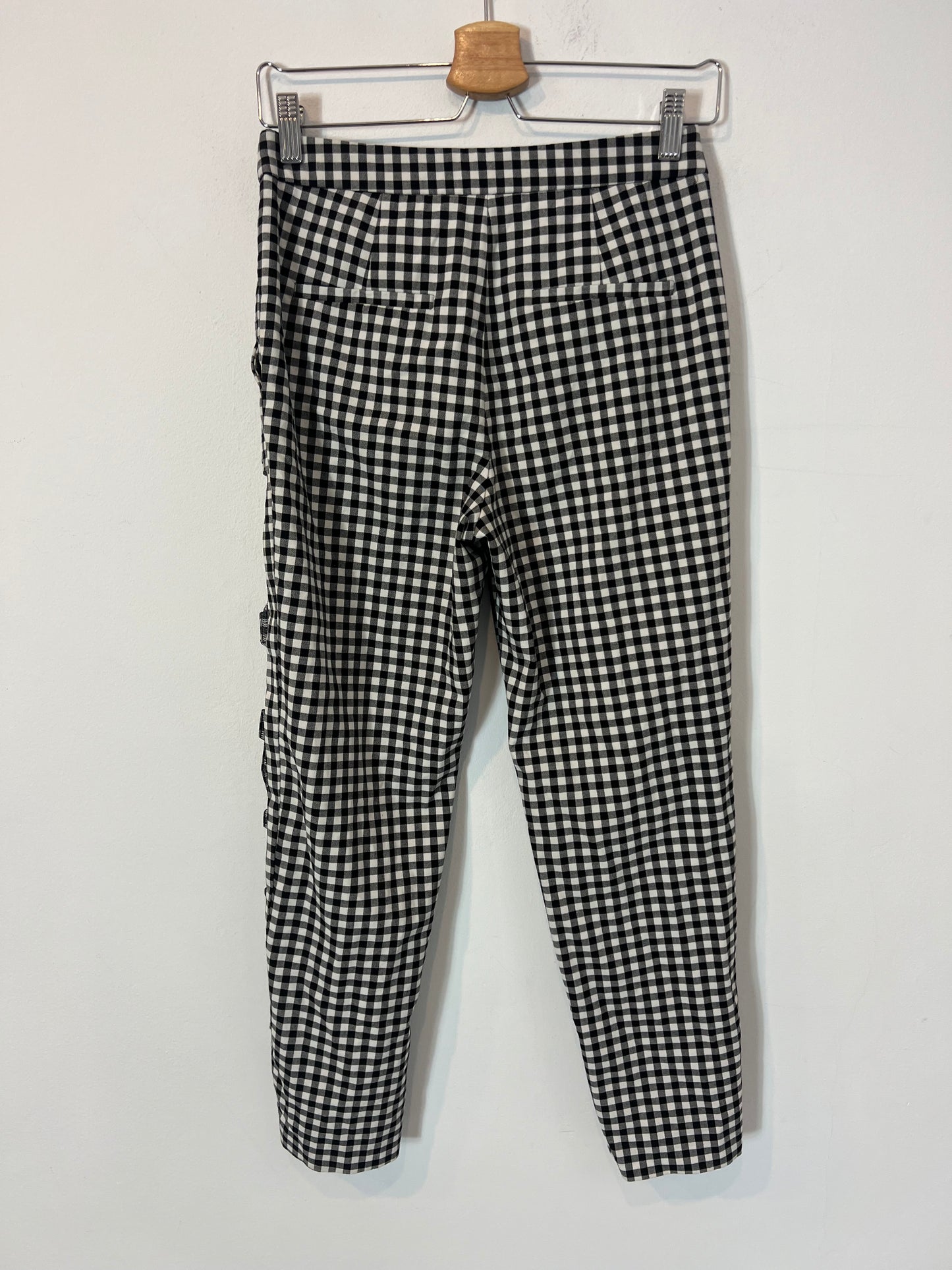 ZARA. Pantalón cuadros vichy volante. T XS