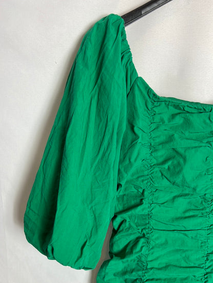 PULL&BEAR. Vestido verde corto fruncidos. T S