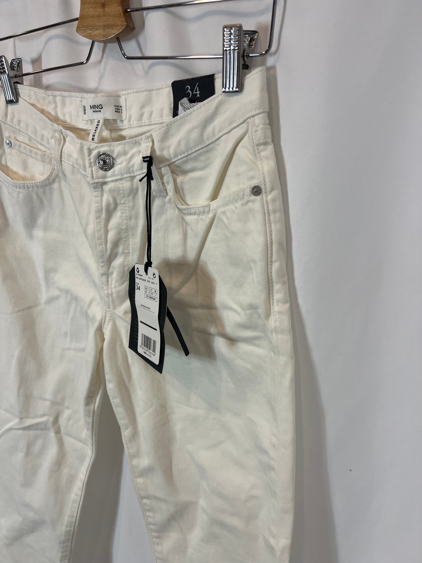 MANGO. Denim blanco abotonado flecos. T 34