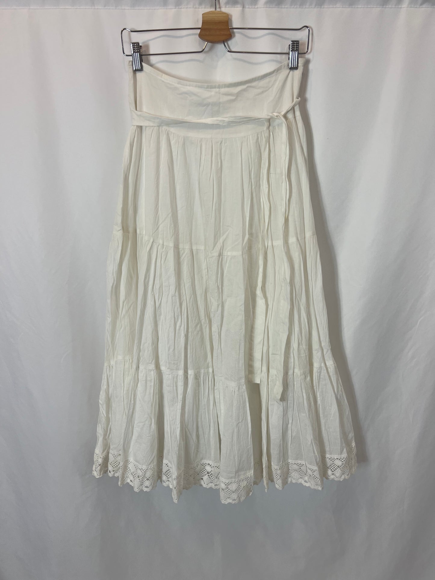 CATALINA BONET. Falda midi blanca T.u(36)