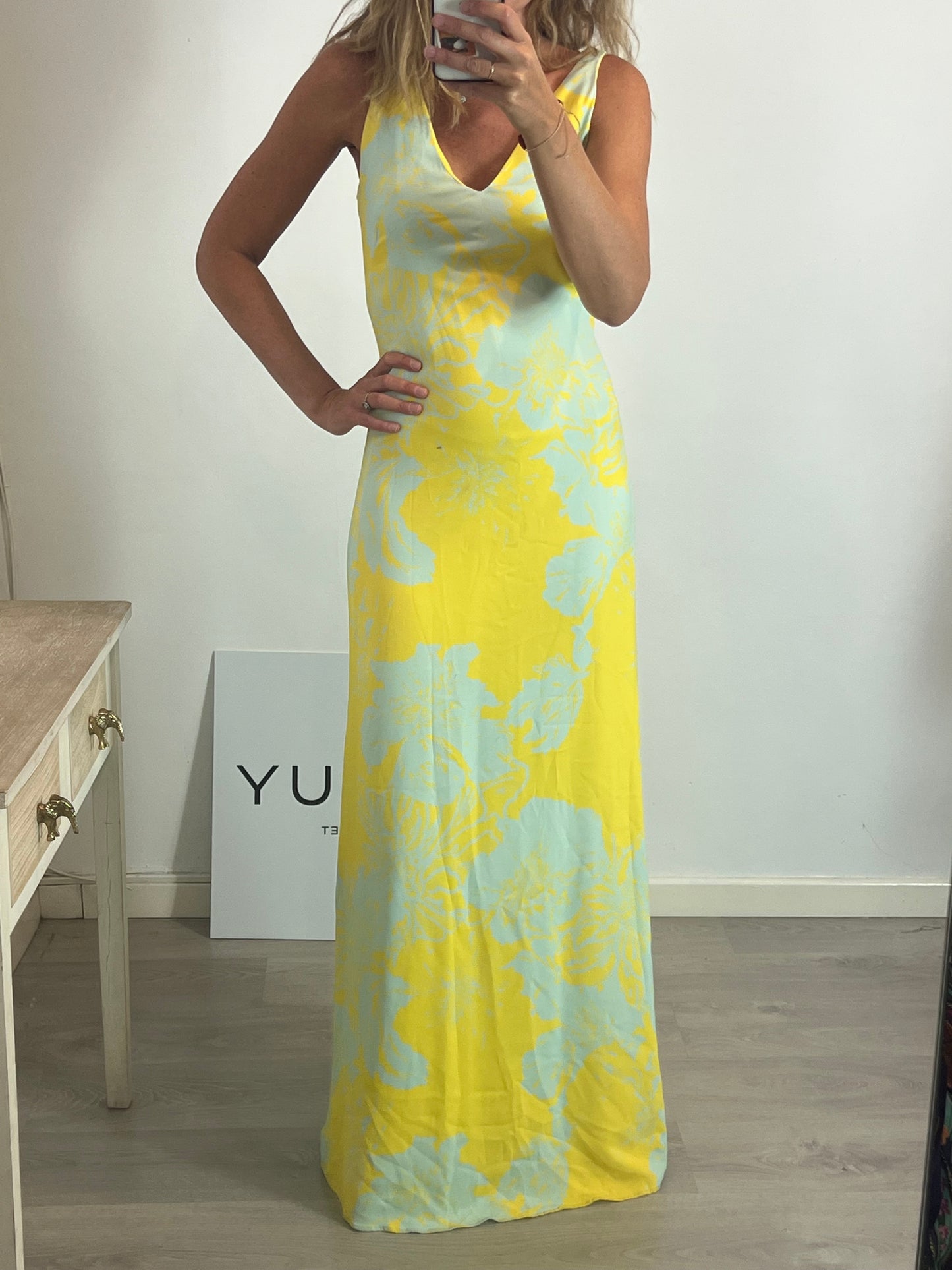 DOLORES PROMESAS. Vestido amarillo flores T.38