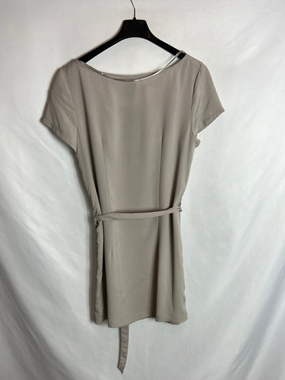 H&M. Vestido corto beige detalles. T 38