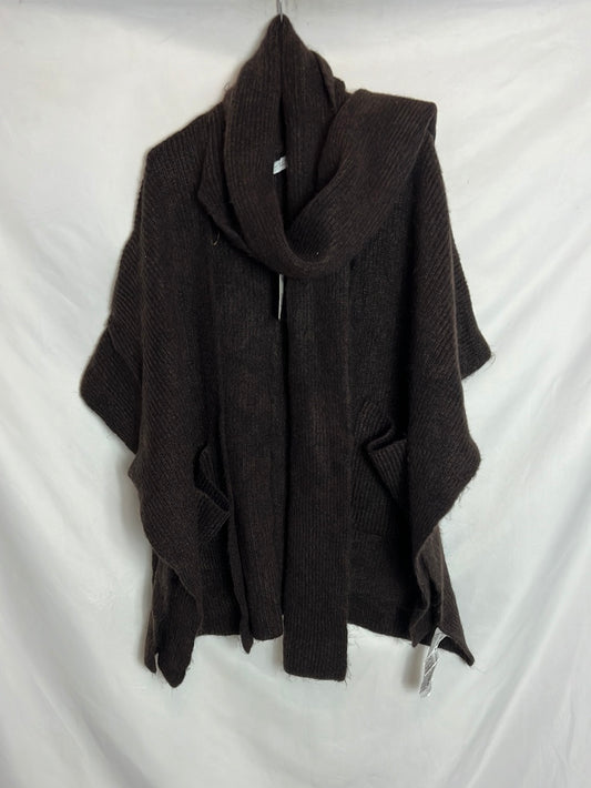 ZARA. Chaqueta lana efecto poncho. T S