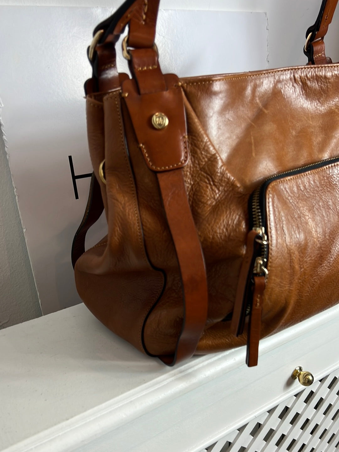 MASSIMO DUTTI. Bolso marrón piel